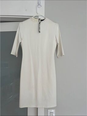 NWT Alice + Olivia Delora sheath white Dress